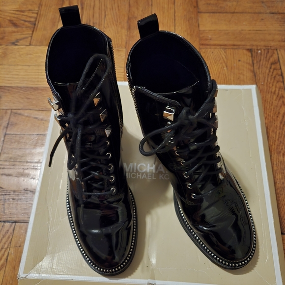 Michael Kors Black Patent Haskell Bootie Size 6M - Picture 2 of 5